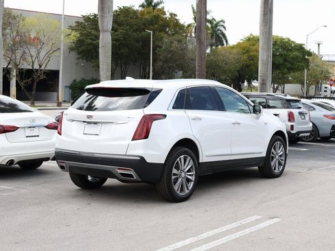 Used 2025 Cadillac XT5 Premium Luxury image 5