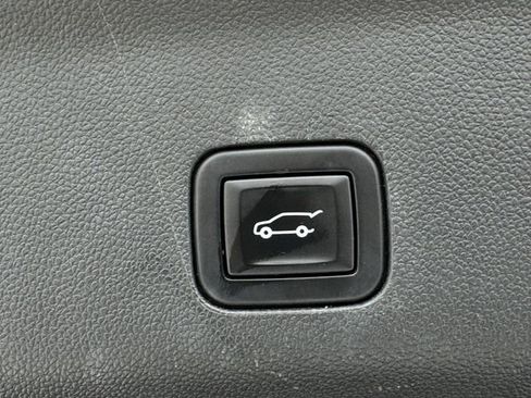 Used 2021 Chevrolet Tahoe High Country w/ Premium Package image 36