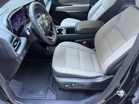 Used 2025 Chevrolet Traverse LT w/ Driver Confidence Package AWD/4WD image 15
