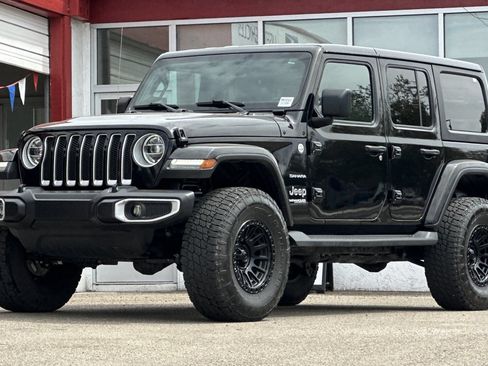 Used 2021 Jeep Wrangler Unlimited Sahara AWD/4WD image 8
