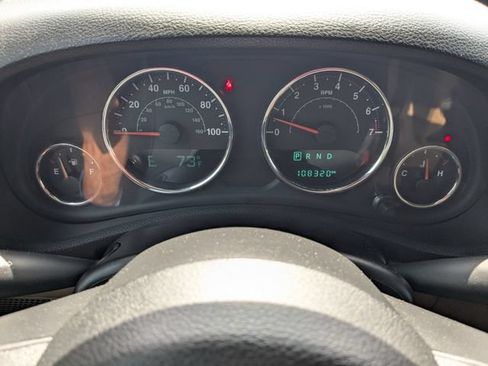 Used 2016 Jeep Wrangler Unlimited Sahara w/ Connectivity Group AWD/4WD image 11