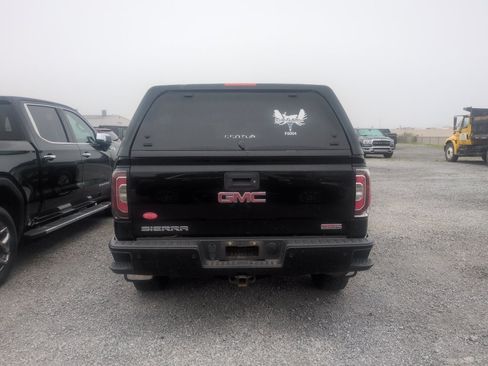 Used 2016 GMC Sierra 1500 SLE w/ All-Terrain Package AWD/4WD image 6