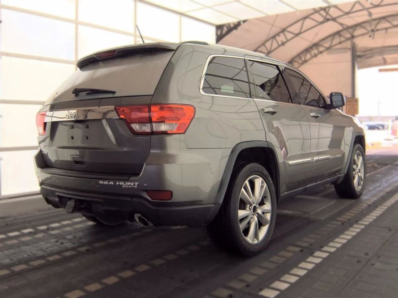 Used 2013 Jeep Grand Cherokee Laredo RWD image 5