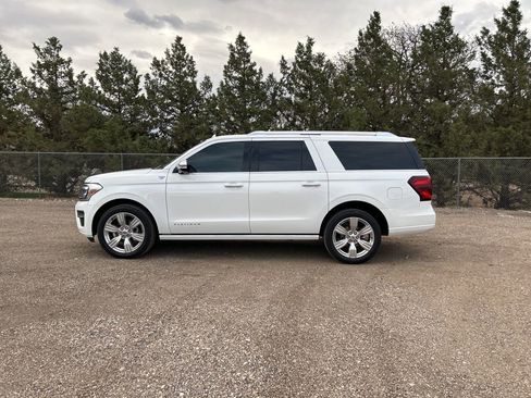 Used 2022 Ford Expedition Max Platinum AWD/4WD image 3