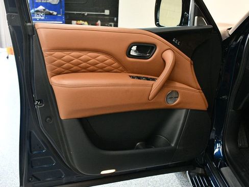 Used 2024 INFINITI QX80 Sensory AWD/4WD image 22