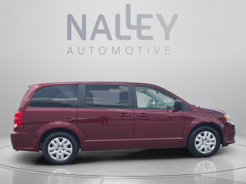 Used 2018 Dodge Grand Caravan SE w/ UConnect Hands-Free Group FWD image 6