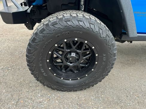 Used 2016 Jeep Wrangler Unlimited Sport AWD/4WD image 9