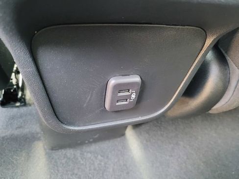 Used 2023 Chevrolet Equinox LT FWD image 10