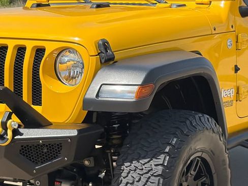 Used 2018 Jeep Wrangler Unlimited Sport AWD/4WD image 4