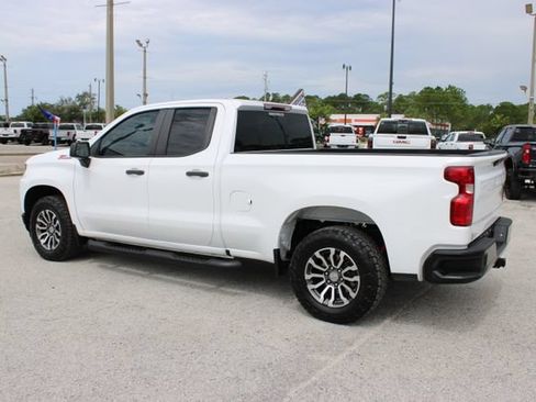 Used 2022 Chevrolet Silverado 1500 W/T w/ Z71 Off-Road Package AWD/4WD image 7