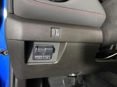 Used 2023 Chevrolet Colorado Z71 w/ Z71 Convenience Package 2 image 25