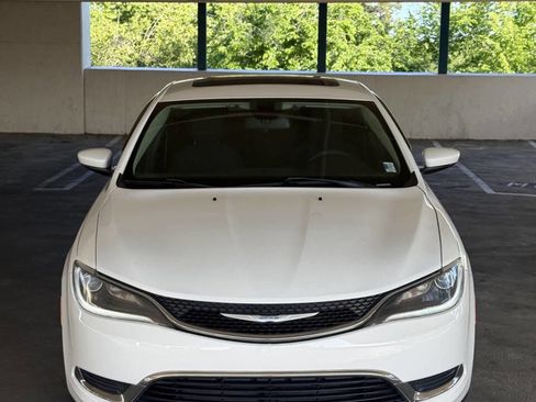 Used 2015 Chrysler 200 Limited w/ Convenience Group FWD image 2