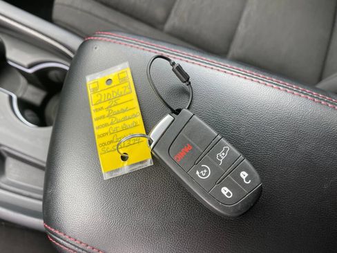 Used 2025 Dodge Durango GT AWD/4WD image 4