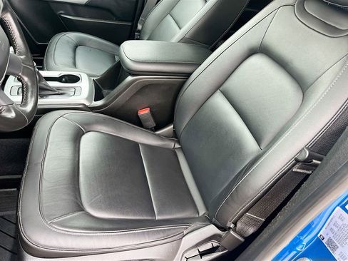 Used 2022 Chevrolet Colorado LT w/ Luxury Package AWD/4WD image 19