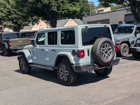 Used 2024 Jeep Wrangler Unlimited Sahara w/ Technology Group AWD/4WD image 5