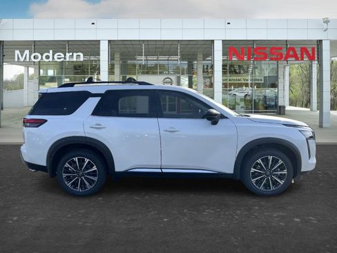 New 2026 Nissan Pathfinder Platinum image 6