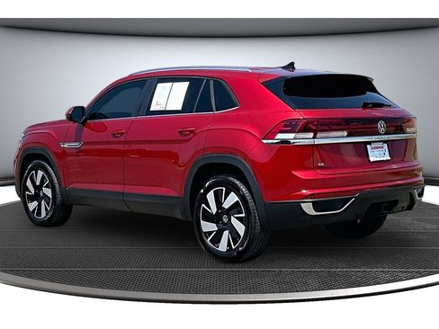 Used 2024 Volkswagen Atlas Cross Sport SE FWD image 19