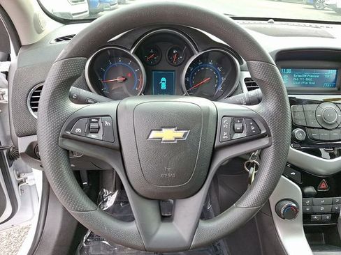 Used 2016 Chevrolet Cruze LT image 17
