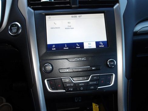 Used 2019 Ford Fusion SE image 13