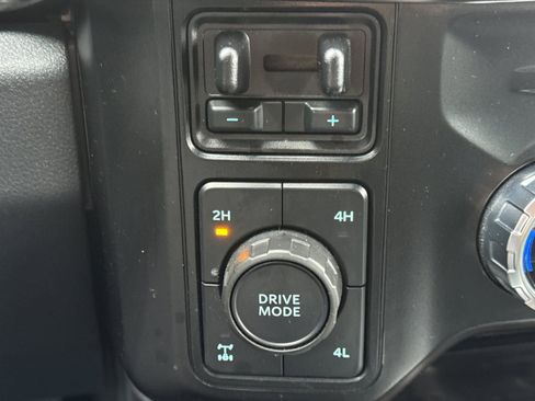 Used 2024 Ford F350 Lariat image 22