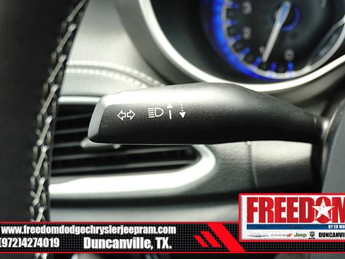 New 2027 Chrysler Pacifica Select FWD image 28