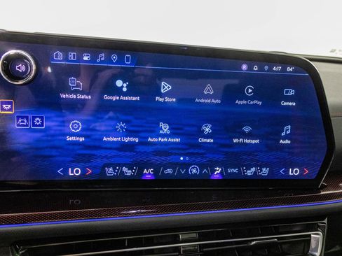 Used 2024 Chevrolet Traverse RS FWD image 31