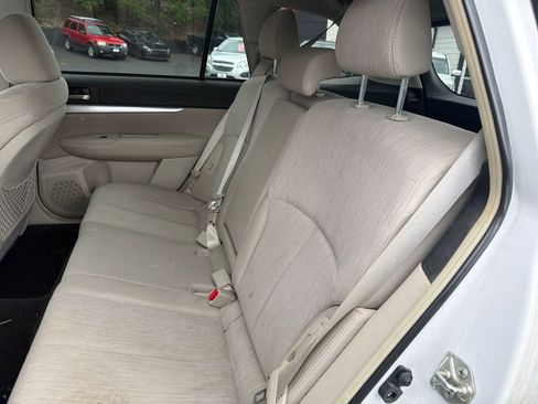 Used 2014 Subaru Outback 2.5i Premium AWD/4WD image 12