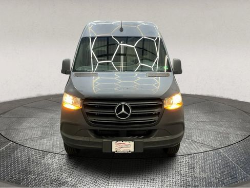 Used 2019 Mercedes-Benz Sprinter 144 image 3