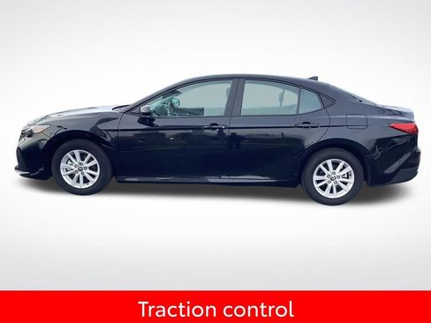 Used 2025 Toyota Camry LE image 6