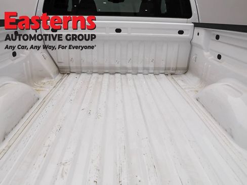 Used 2022 Chevrolet Colorado LT w/ Fleet Safety Package RWD image 9