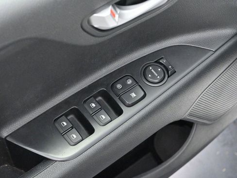 Used 2021 Kia Rio S FWD image 10