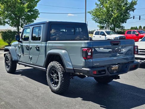 New 2025 Jeep Gladiator Willys image 8