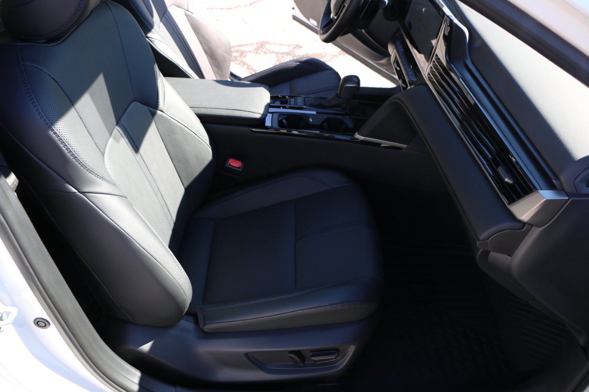 Used 2026 Toyota Camry XSE FWD image 28