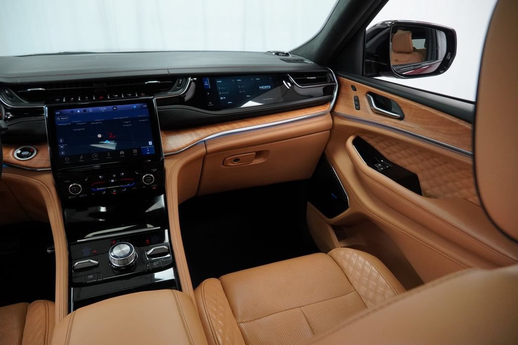 Certified 2025 Jeep Grand Cherokee Summit AWD/4WD image 18