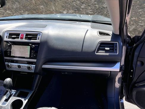 Used 2017 Subaru Legacy 2.5i Limited image 9