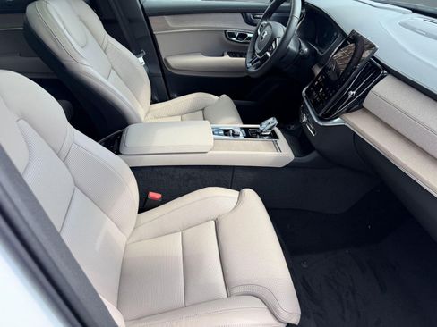 New 2026 Volvo XC90 B6 Ultra w/ Protection Package image 27