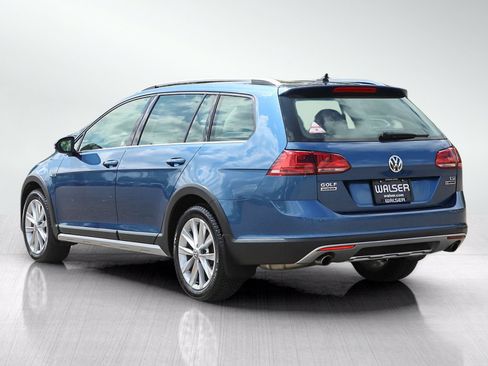 Used 2017 Volkswagen Golf Alltrack S AWD/4WD image 3