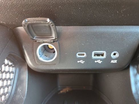Used 2022 Chevrolet TrailBlazer LT w/ Convenience Package FWD image 28