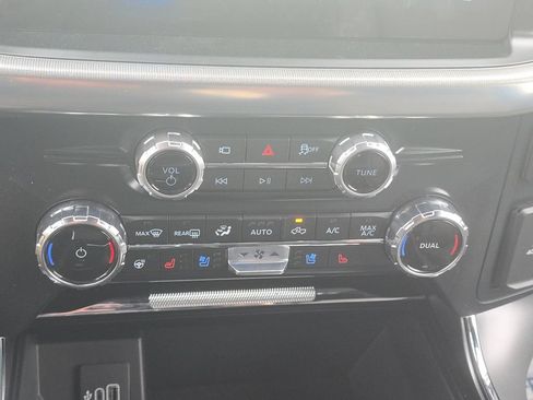 Used 2025 Ford F150 Lariat w/ Equipment Group 501A Mid AWD/4WD image 19