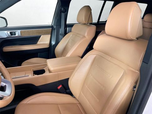 Used 2025 Hyundai Santa Fe Limited image 11