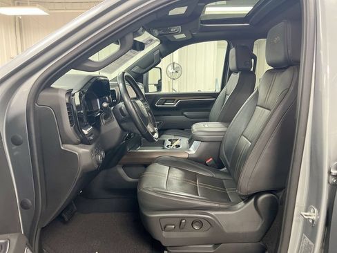 Used 2024 Chevrolet Silverado 2500 High Country w/ High Country Premium Package AWD/4WD image 21