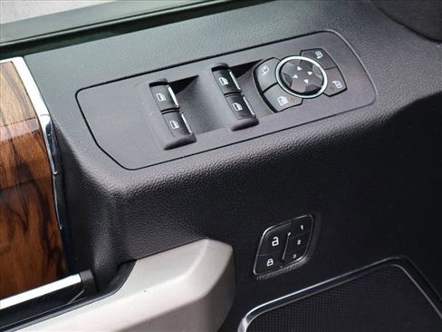 Used 2019 Ford F150 Lariat AWD/4WD image 10
