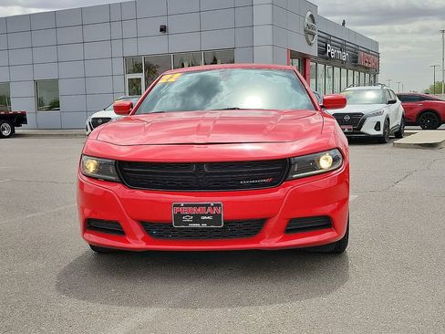 Used 2022 Dodge Charger SXT image 3