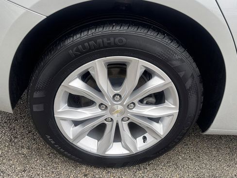 Used 2021 Chevrolet Malibu LT FWD image 13