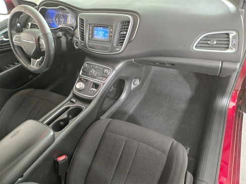 Used 2015 Chrysler 200 Limited w/ Convenience Group image 21