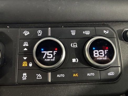 Used 2024 Land Rover Defender 110 S image 27