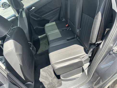 Used 2023 Volkswagen Tiguan SE w/ Panoramic Sunroof Package AWD/4WD image 26