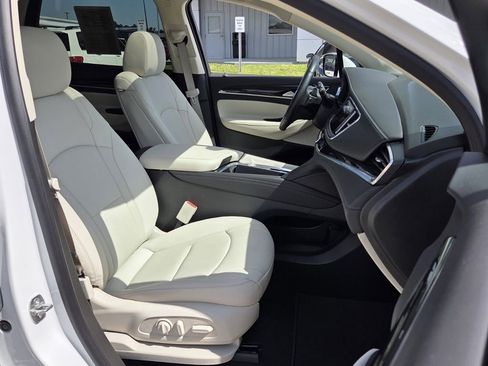 Used 2024 Buick Enclave Essence w/ Experience Buick Package image 19