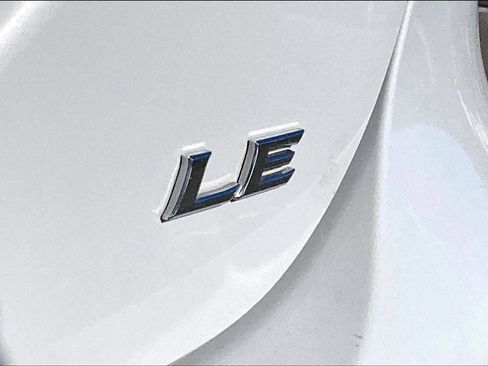 Used 2022 Toyota Camry LE image 8