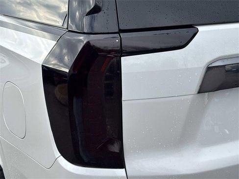 Used 2023 GMC Yukon XL AT4 w/ AT4 Premium Package image 12